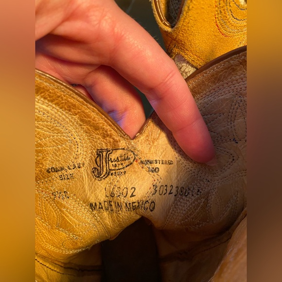 Beautiful Vintage Women’s Justin Cowboy Boots - Picture 12 of 13